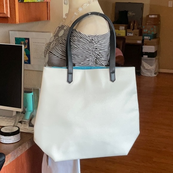 Hearts & Curls Cream/Black/Teal Tote Bag, NWT - Picture 4 of 14
